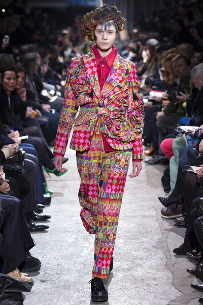Look 30